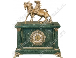 Секретный сейф спрятанный в часах из мрамора «Кавалерия» с бронзовыми конями
