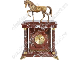 Каминные часы с сейфом «Конь без пальто» из яшмы с бронзовой фигуркой коня