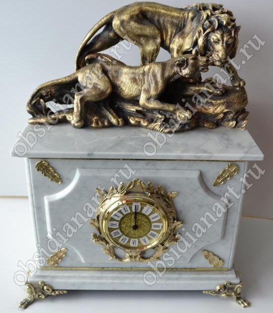 Часы-сейф «Львы» из белого мрамора
