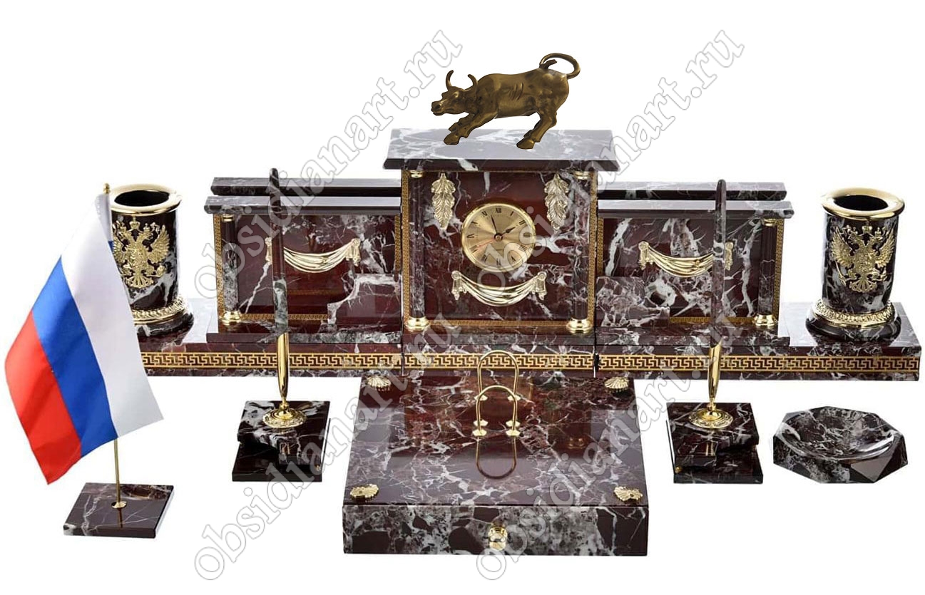 Настольный письменный набор из яшмы «Талисман» с бронзовой скульптурой быка