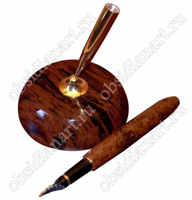 Чернильная (перьевая) ручка на подставке из полудрагоценного камня обсидиан