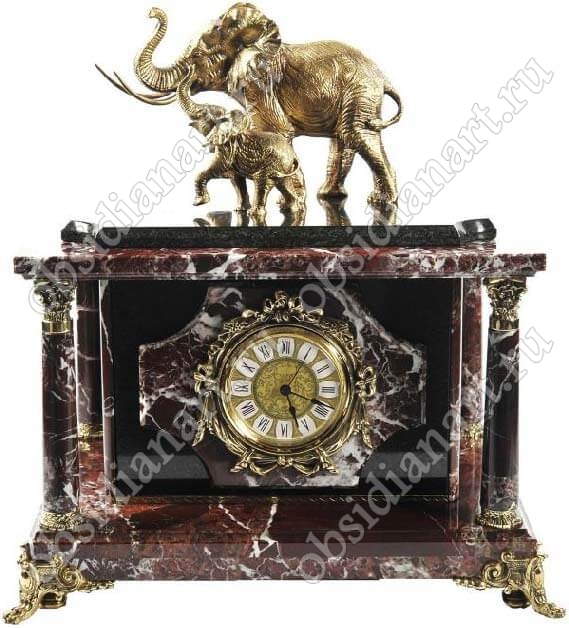 Настольный сейф «Слон и слоненок», встроенный в часы из яшмы