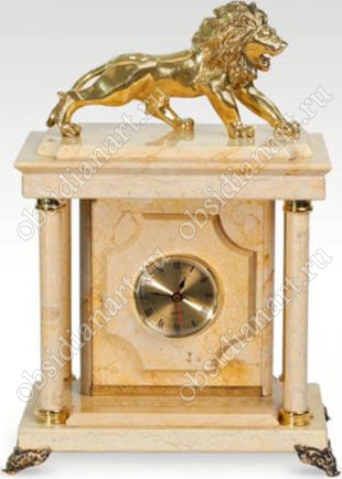 Малые сейф-часы «Львица» из мрамора с бронзовой статуэткой льва