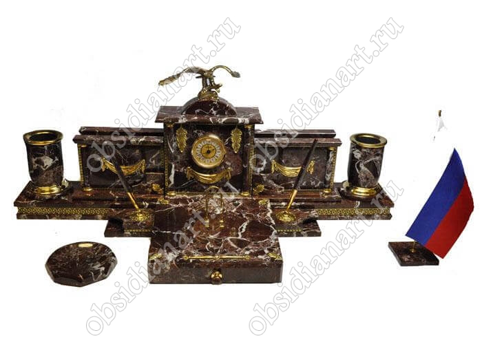 Настольный набор из яшмы для руководителя с бронзовой фигуркой сокола «Ла-Корунья»